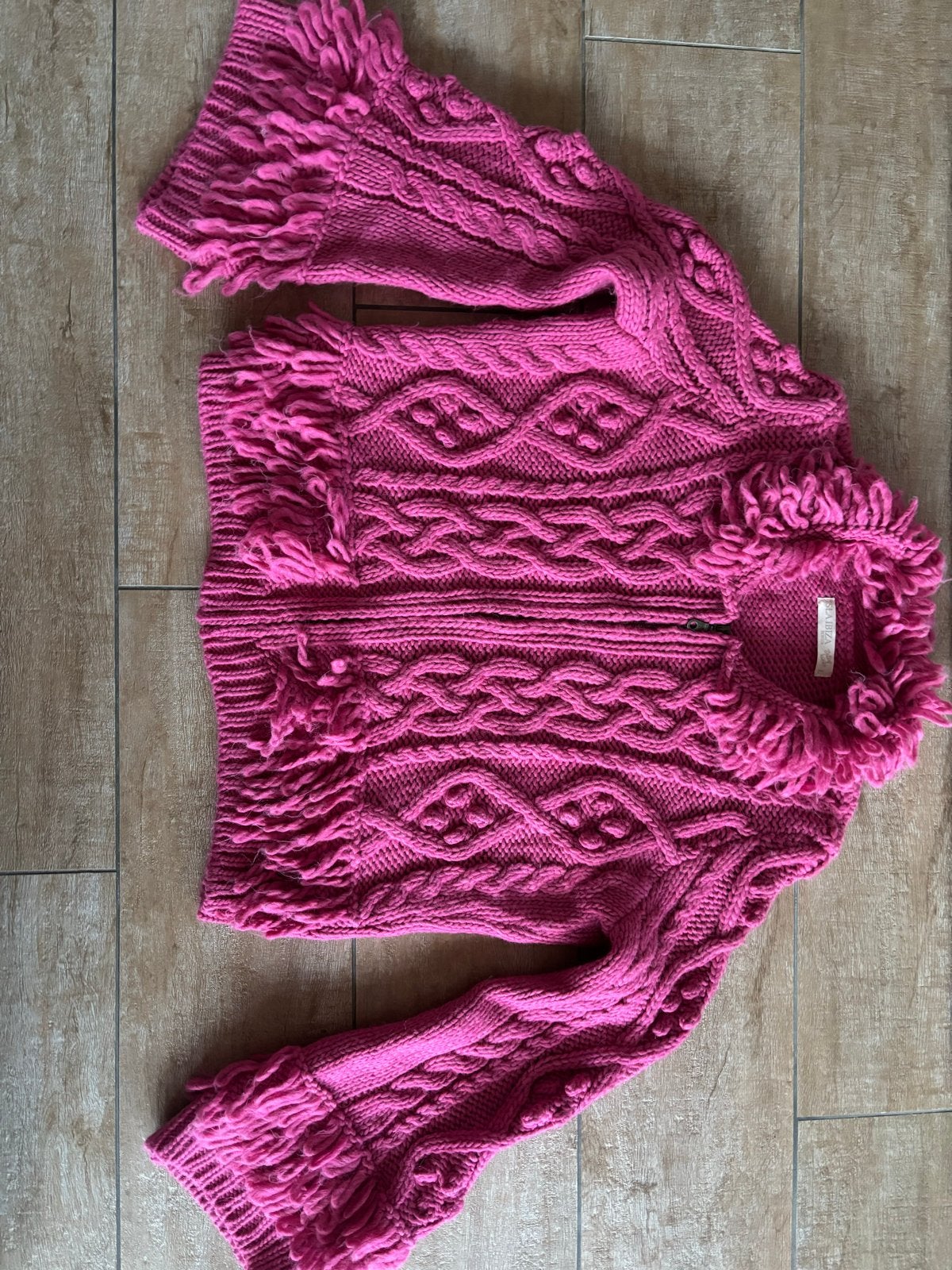 Nieuw Roze gebreid vest met franjes - Isla Ibiza Bonita, Ophalen of Verzenden, Nieuw, Maat 42/44 (L), Roze