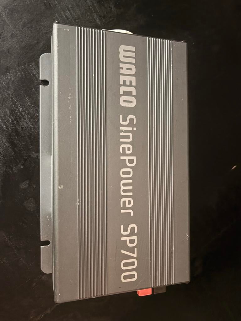 Waeco SinePower SP700 Pure Sinus Omvormer 700W, Ophalen of Verzenden, Gebruikt