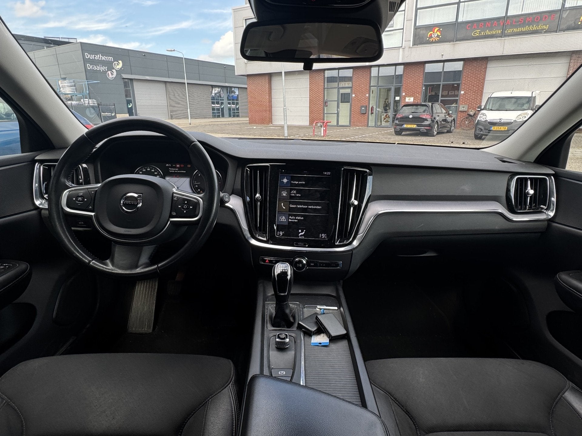Volvo V60 2.0 D3 Momentum ✅ Cruise ✅ Carplay ✅ Elektri, Auto's, Volvo, Voorwielaandrijving, 12 maanden, Stof, Gebruikt