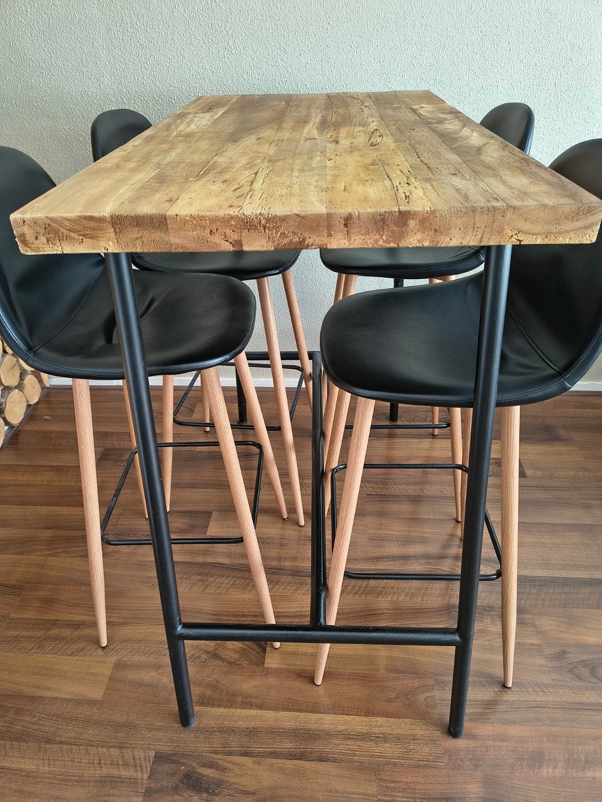 Bartafel Jimmy (Leen Bakker) met 4 barkrukken (Jysk), Ophalen