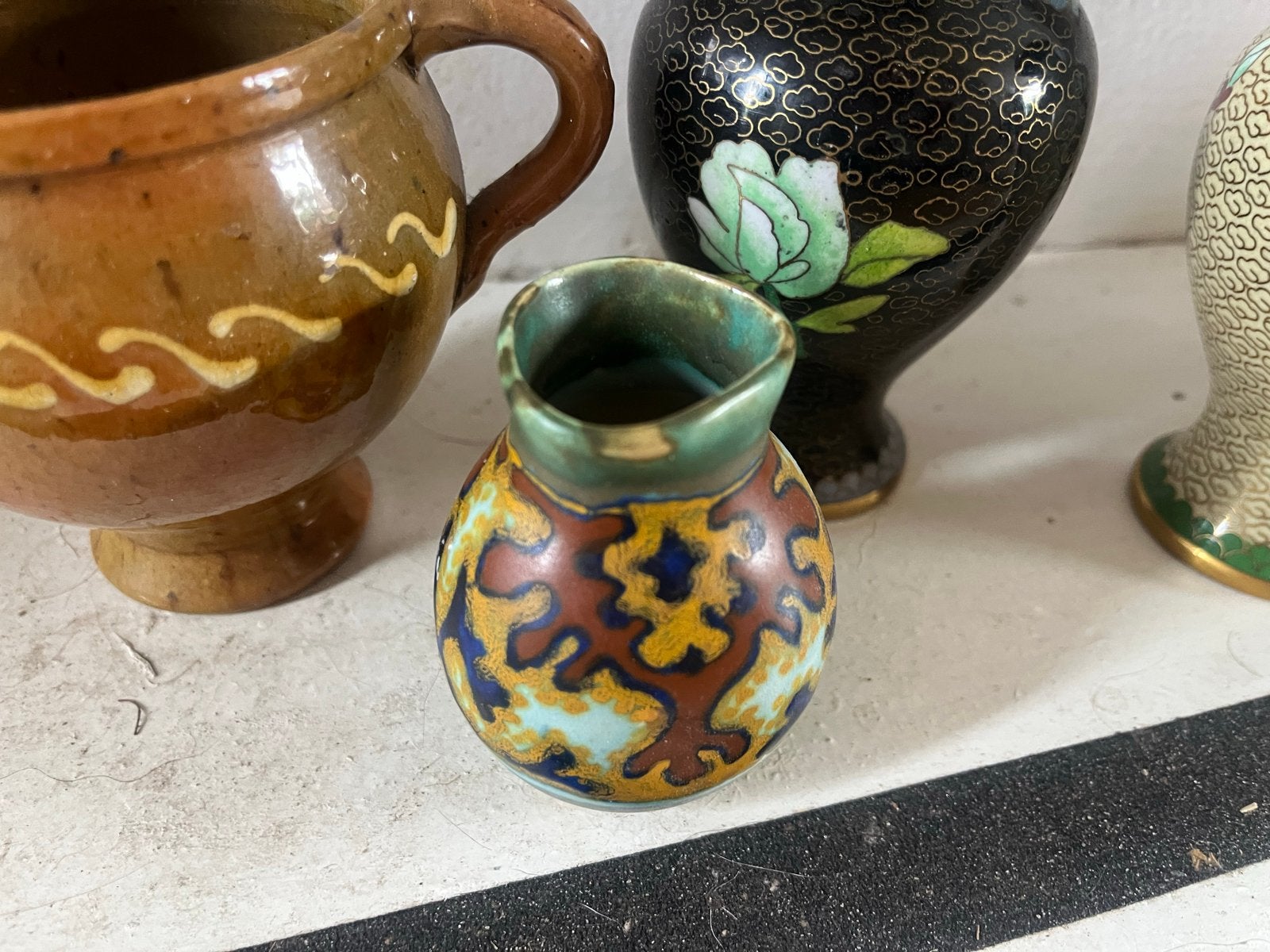Lot van diverse vaasjes: keramiek, cloisonné en messing, Ophalen of Verzenden