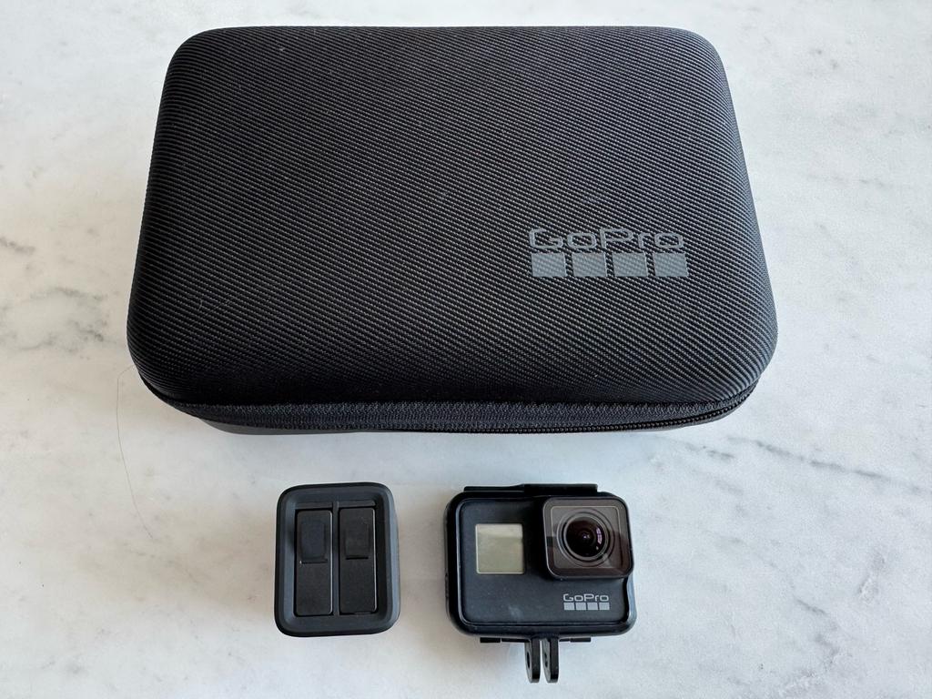 GoPro HERO7 Black Bundle – Charger, Battery, Sleeve & Bag, Ophalen of Verzenden, Gebruikt, GoPro