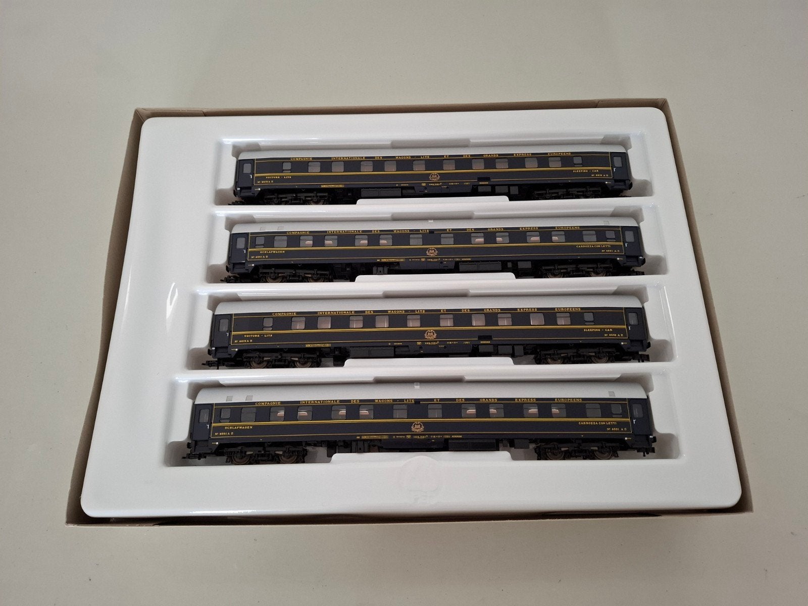 Roco 44050 vier slaaprijtuigen 'Oriënt-Express' van de CIWL, Hobby en Vrije tijd, Modeltreinen | H0, Treinset, Gelijkstroom, Nieuw