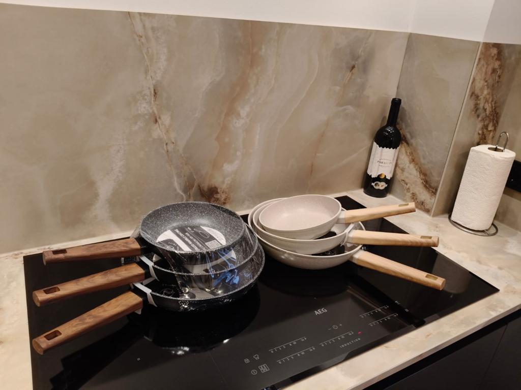 3delige pannenset NIEUW, Huis en Inrichting, Keuken | Potten en Pannen, Nieuw, Pannenset, Rvs, Ophalen of Verzenden