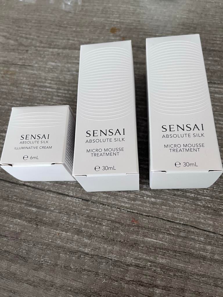 Sensai Absolute Silk Set: Illuminative Cream & Micro Mousse, Verzenden, Nieuw, Gehele gezicht, Verzorging
