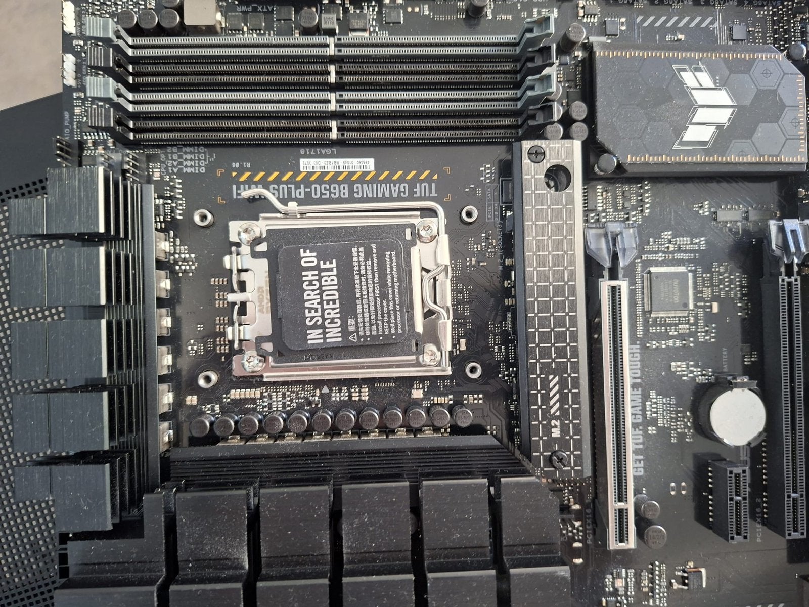 ASUS TUF GAMING B650-PLUS WIFI Moederbord - HDMI defect, Computers en Software, Ophalen, Gebruikt, AMD, DDR5