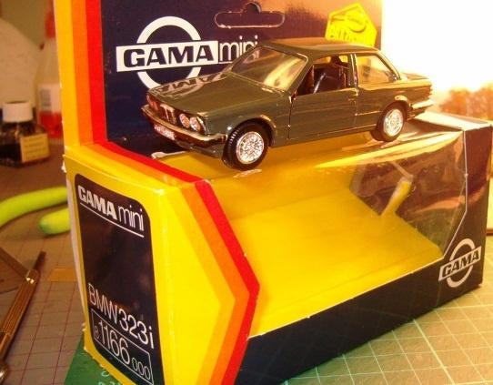 (51) BMW323i van Gama 1/43, Ophalen of Verzenden, Zo goed als nieuw, Auto, Gama