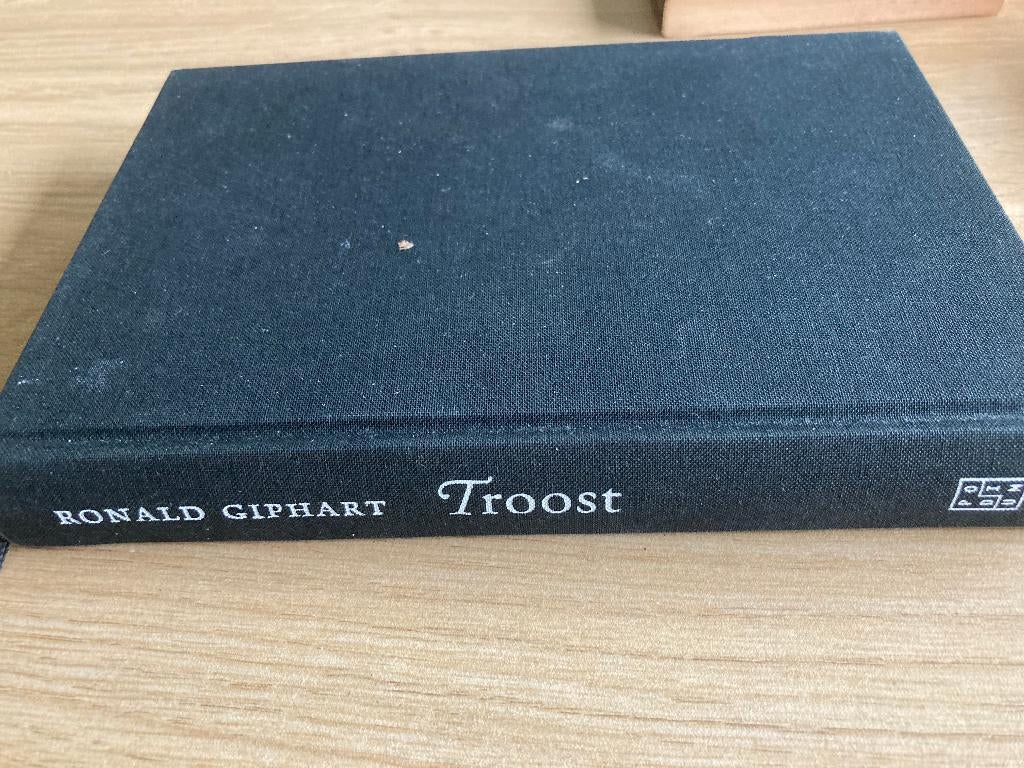 Boek Ronald Giphart, Ophalen of Verzenden, Gelezen