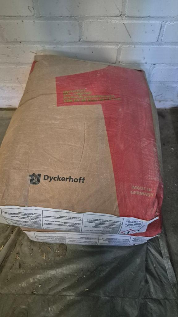 Dyckerhoff Cement (Nieuw), Doe-het-zelf en Verbouw, Overige Doe-het-zelf en Verbouw, Ophalen of Verzenden, Nieuw