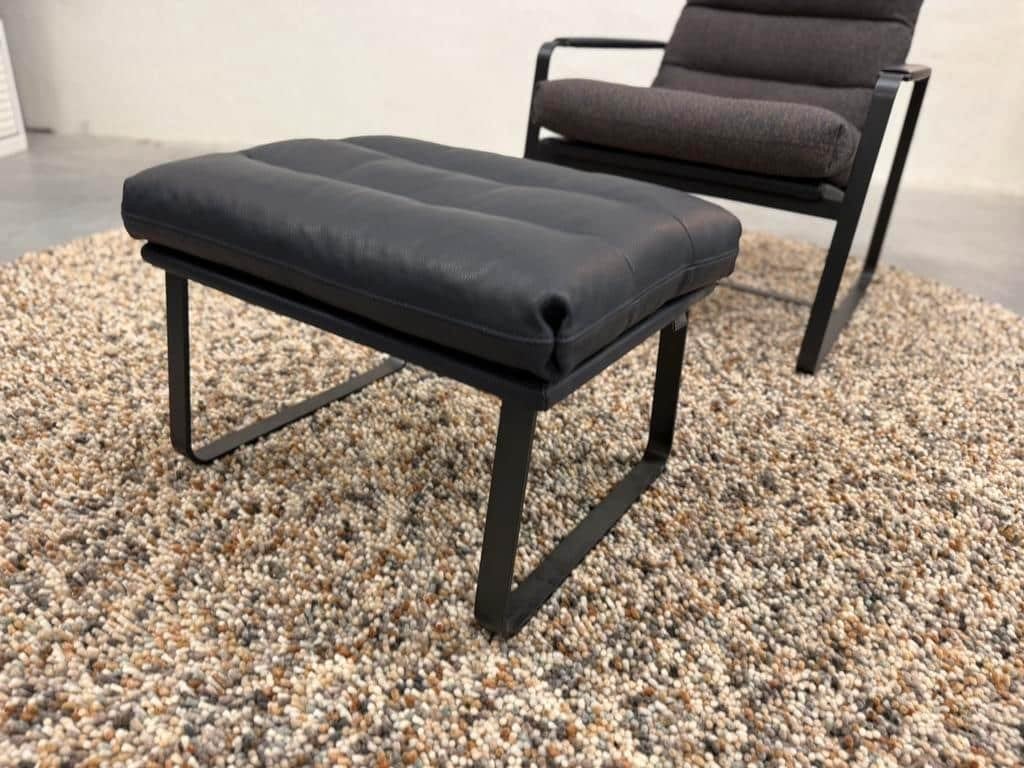 Nieuw Leolux Indra Fauteuil met Poef Blauw Design stoel Stof, Huis en Inrichting, Leolux, Info@leolux.nl, Nieuw, 75 tot 100 cm