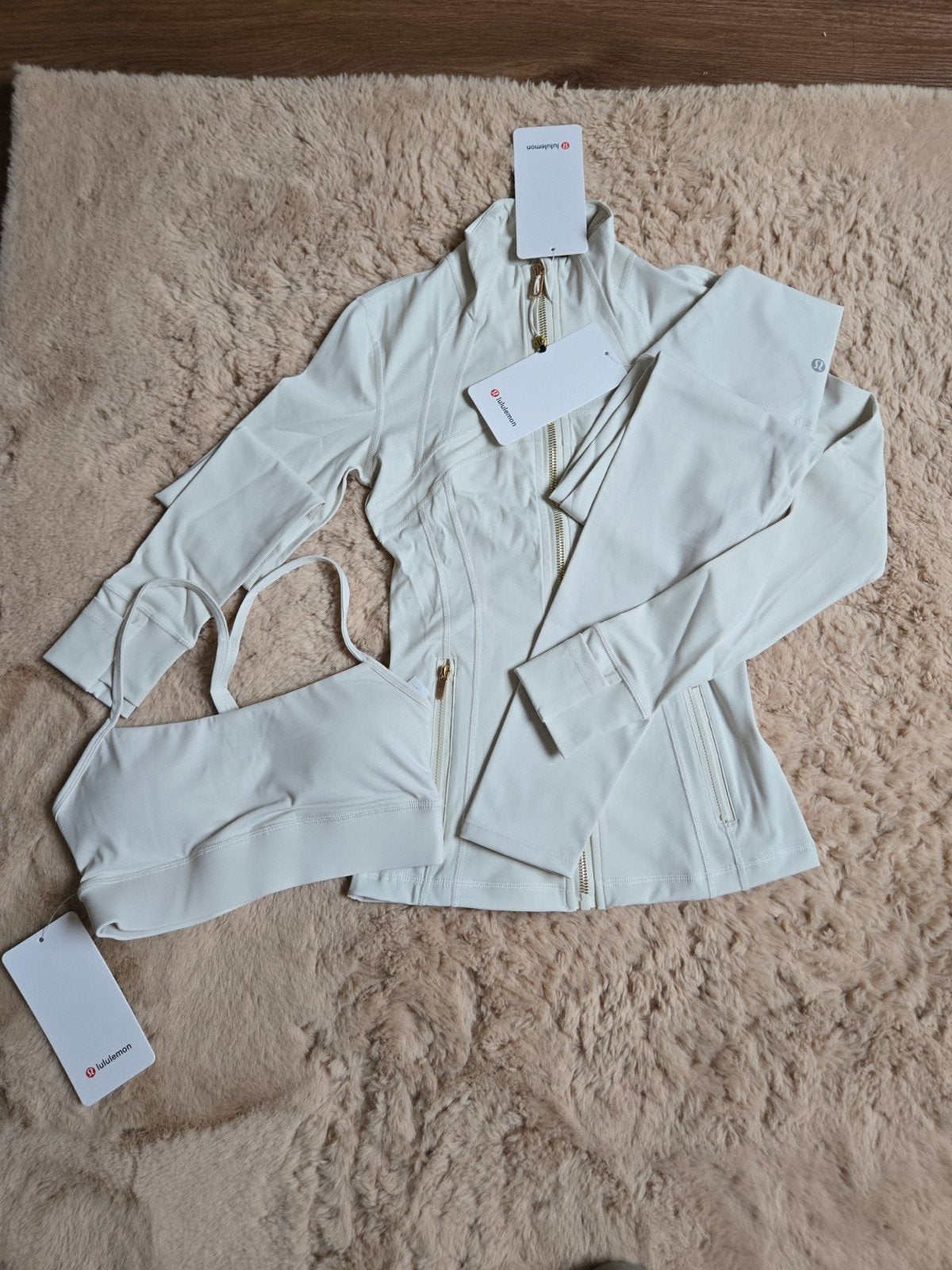 ️LuluLemon Sportset Maat 2 - Ivoor/Goud️Laatste set‼️, LuluLemon, Ophalen of Verzenden