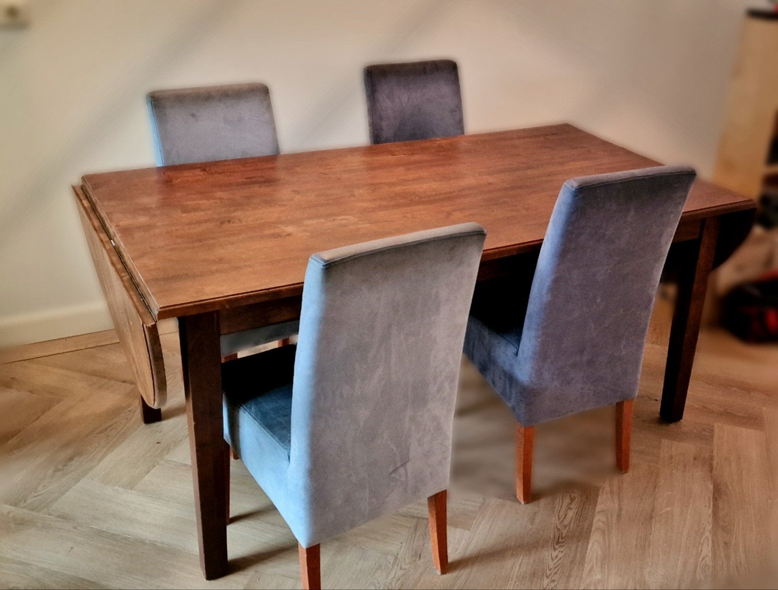 Klassieke houten eettafel met 4 stoelen, Ophalen, Gebruikt, 100 tot 150 cm, Klassiek