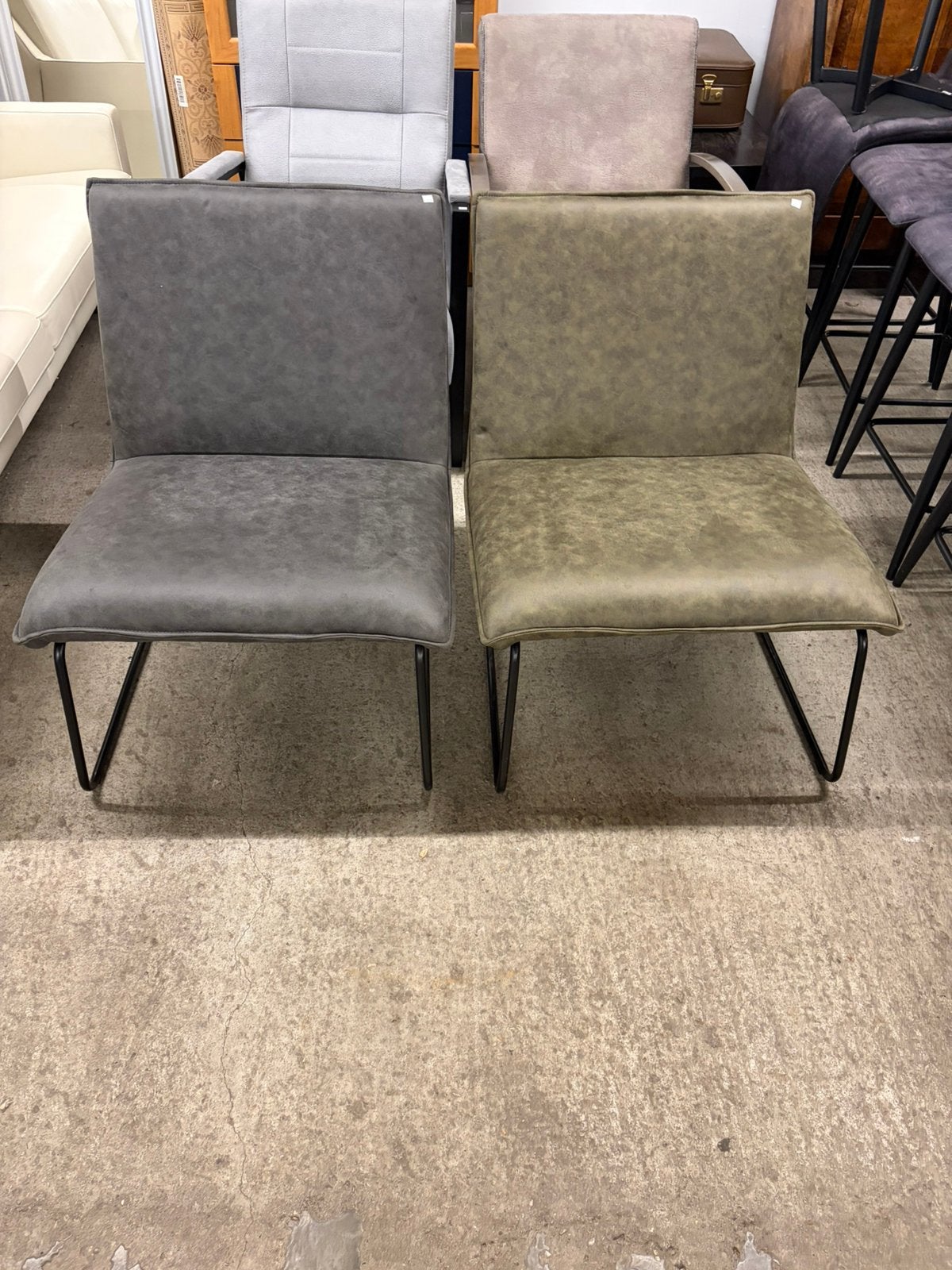 2 nieuwe fauteuils met metalen sledeframe grijs-groen €85 ps, Ophalen, ., 75 tot 100 cm, .