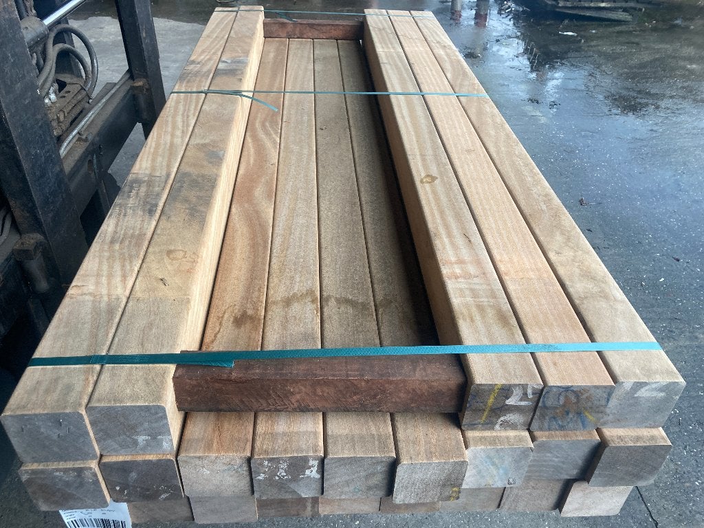 palen–balken- staanders-liggers-Hardhout/Piquia-95x95 mm, Ophalen, Palen, Nieuw, Hardhout