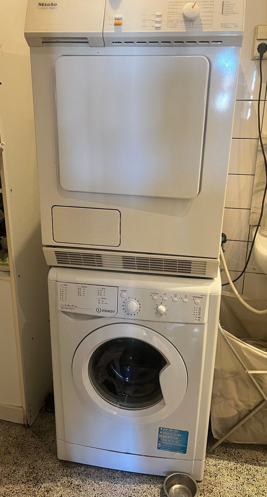 Miele wasdroger en Indesit wasmachine set, Ophalen, 1200 tot 1600 toeren, Gebruikt, 8 tot 10 kg