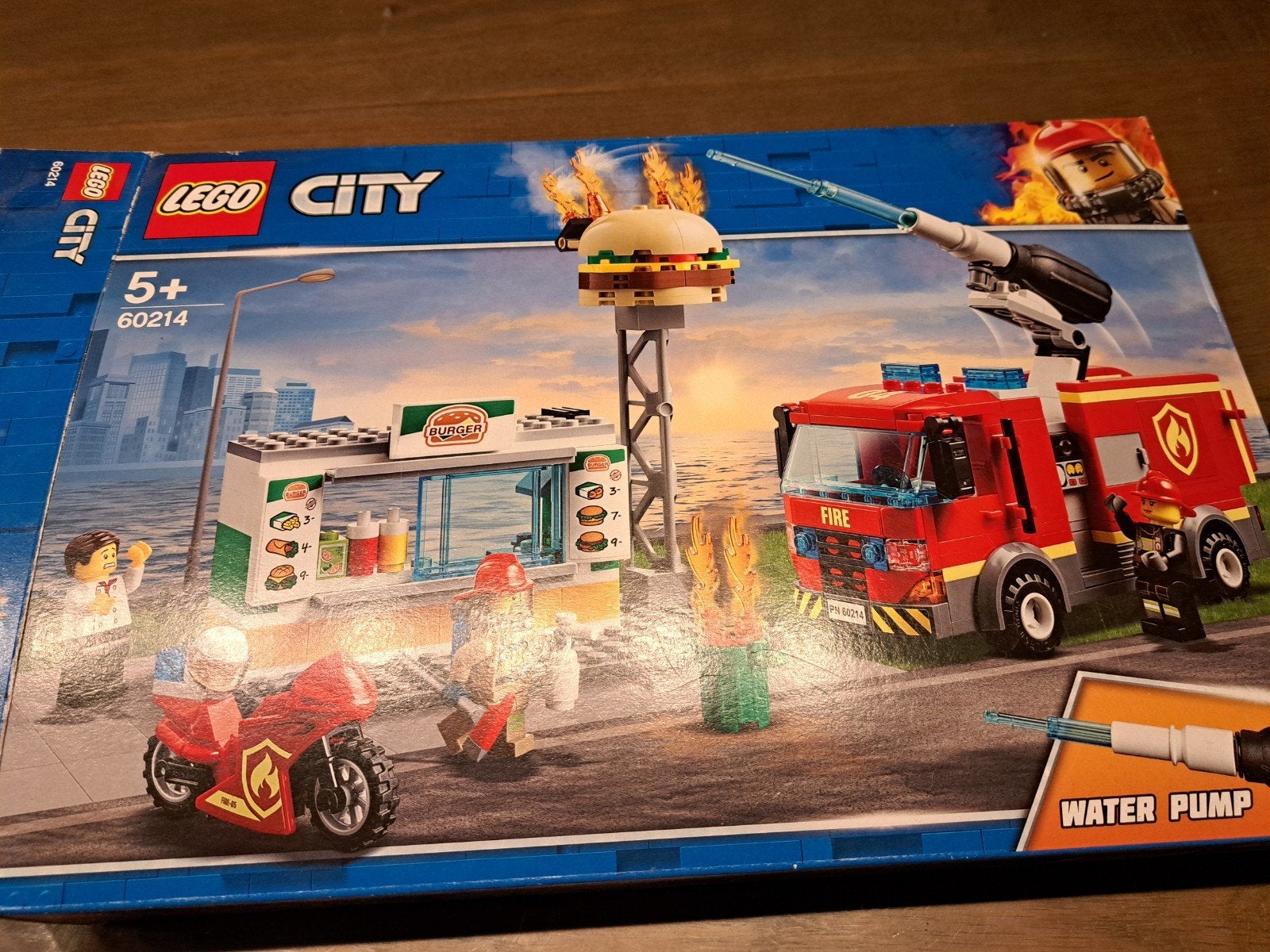 lego city 60214 incl doos en boekjes, Ophalen of Verzenden, Zo goed als nieuw