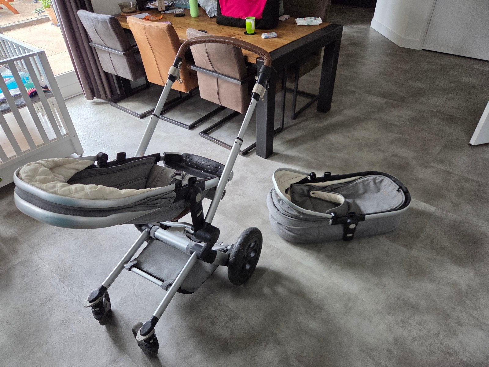 Joolz Kinderwagen met reiswieg - Zo goed als nieuw, Zo goed als nieuw, Verstelbare duwstang, Ophalen, Kinderwagen