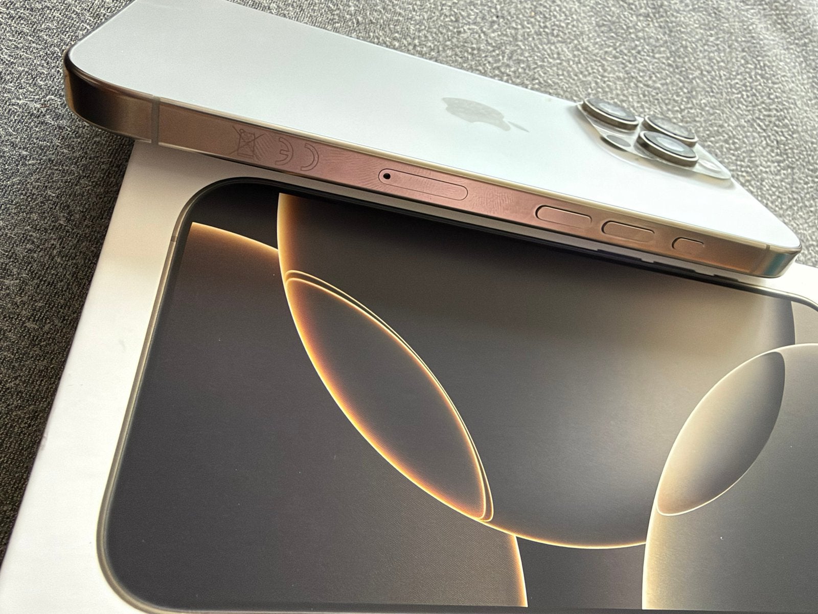 Foto 4 van Iphone 16 pro 128GB