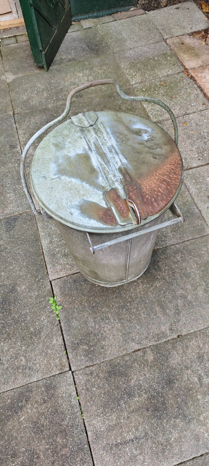 Oude zinken vuilnisemmer met deksel, Ophalen, Vintage, Gebruikt, Metaal