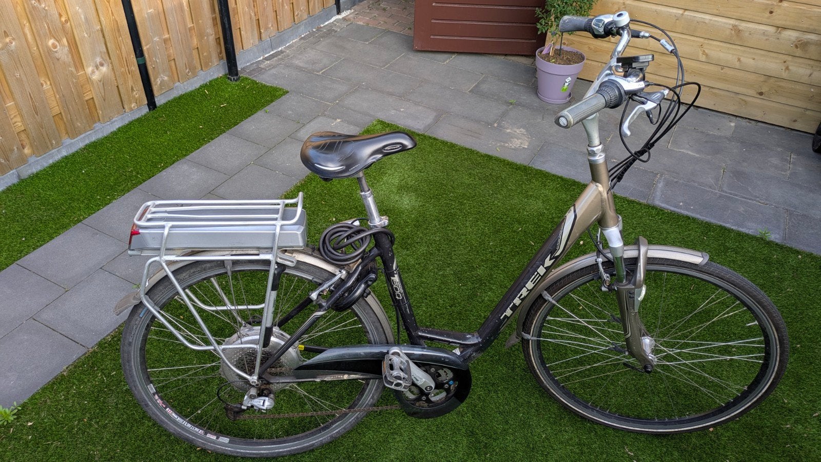 Trek T500 Navigator E-bike, Gebruikt, 55 tot 59 cm, 30 tot 50 km per accu, Ophalen