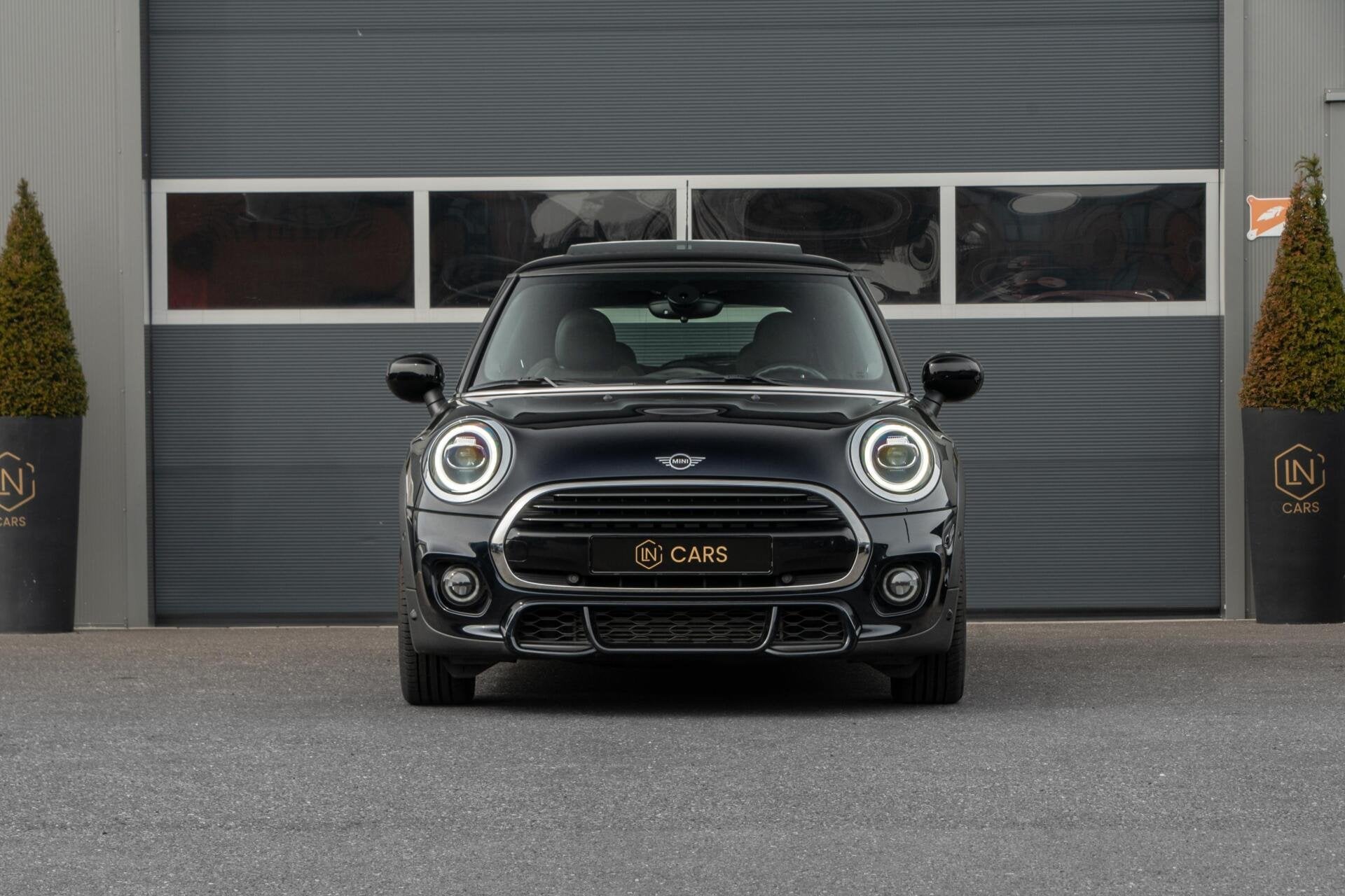 Mini Mini 1.5 Cooper John Cooper Works | Pano | DAB | Camera, Auto's, Dealer onderhouden, 136 pk, Gebruikt, Met garantie (alle)