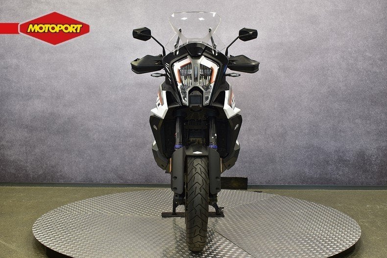 KTM 1290 SUPER ADVENTURE S (bj 2023), KTM Sportmotorcycle GMBH, Bedrijf, Toermotor, Stallhofnerstrasse 3
5230  Mattighofen, AT