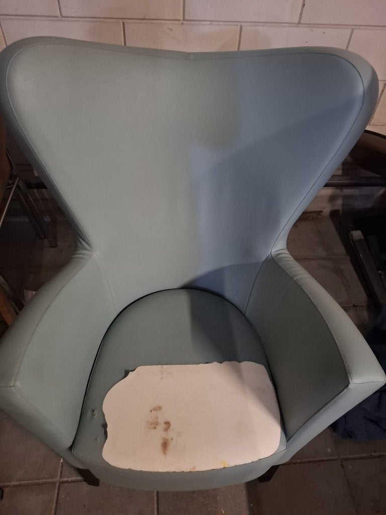 Lichtblauwe fauteuil – gratis af te halen, Ophalen, Gebruikt, 75 tot 100 cm, 50 tot 75 cm