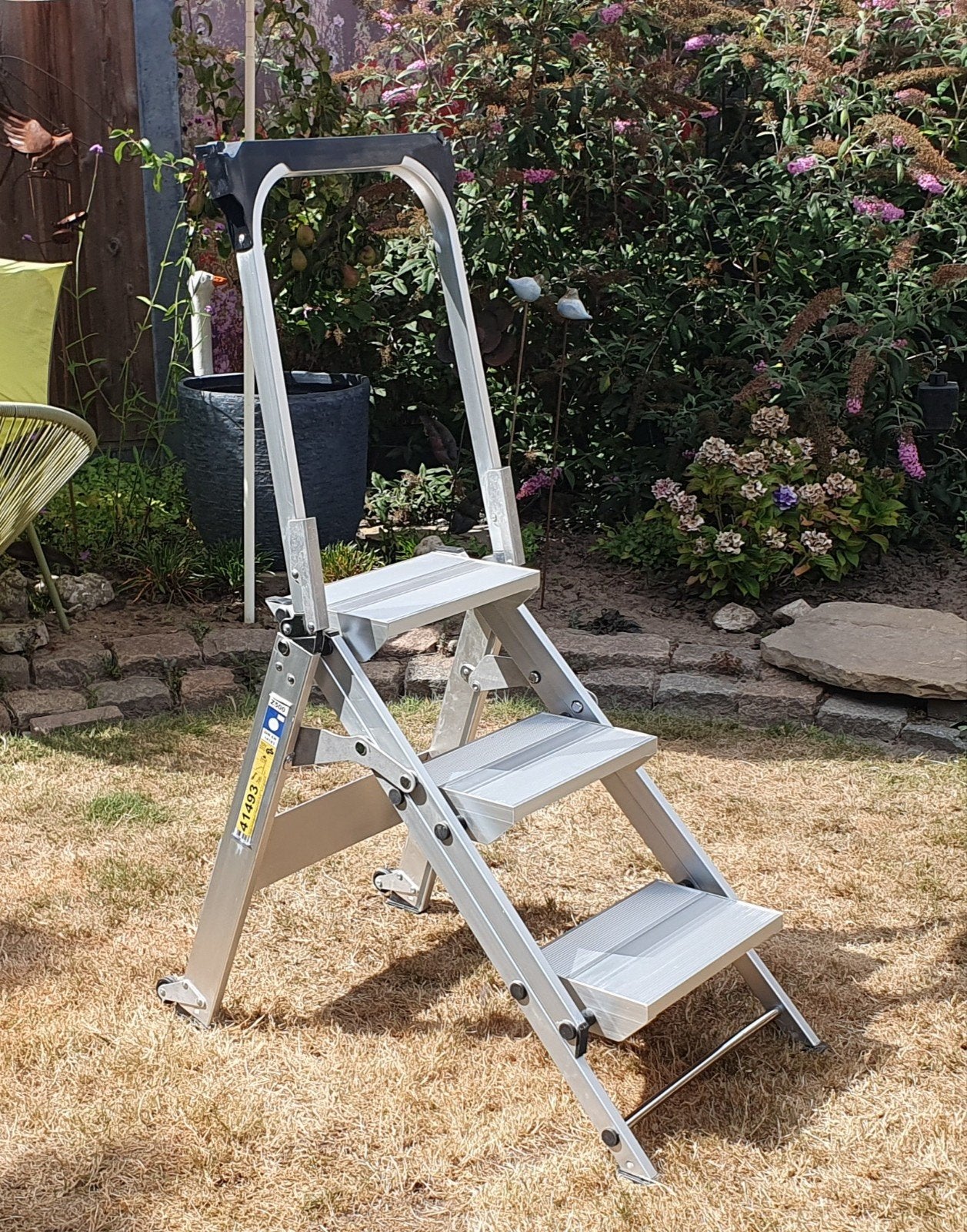 mooie industriële aluminium trap met brede treden., Doe-het-zelf en Verbouw, Ladders en Trappen, Ophalen