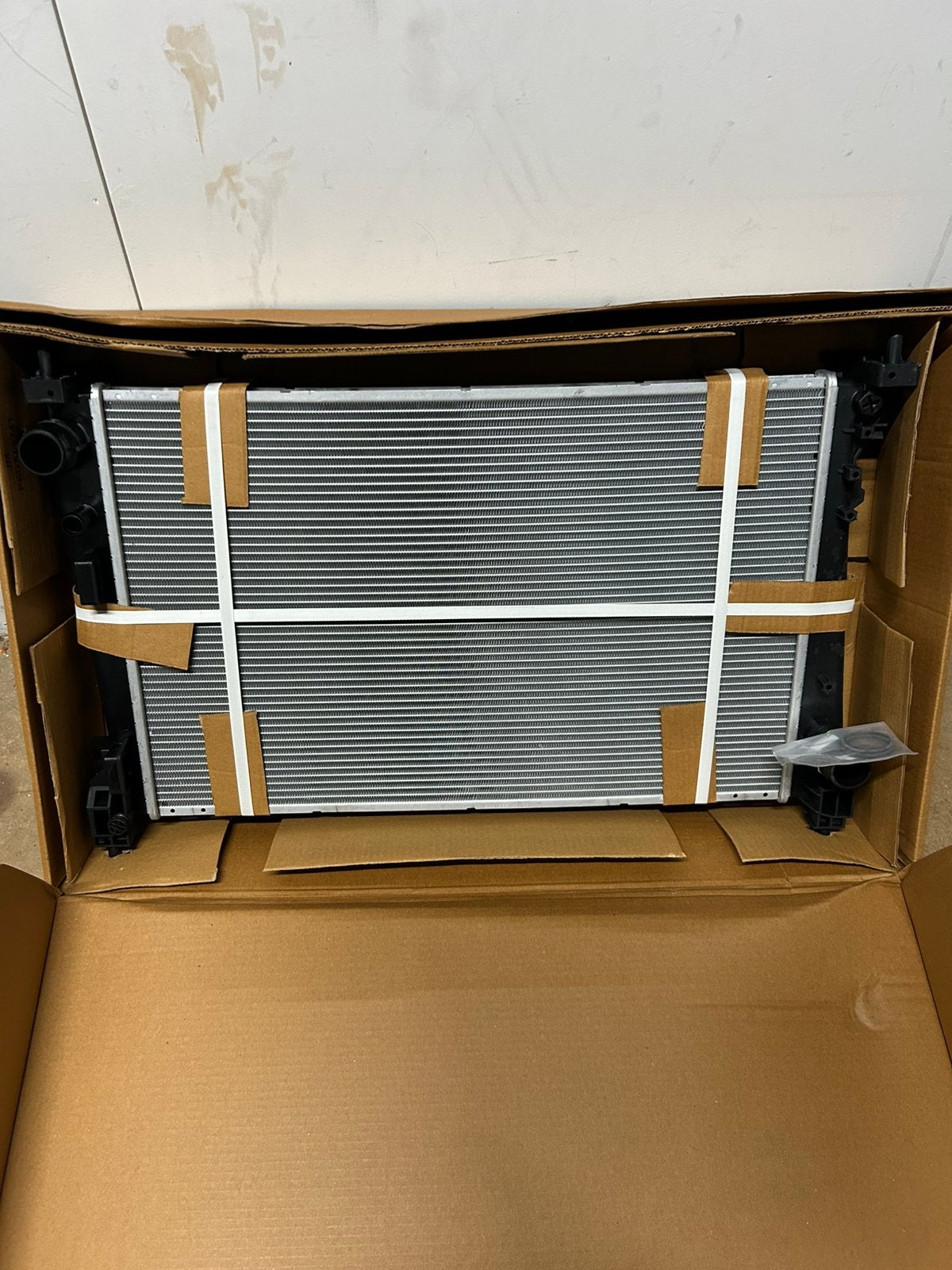 Radiateur Fiat Punto bravo Opel corsa D 2006-2014, Auto-onderdelen, Ophalen of Verzenden, Nieuw, Fiat