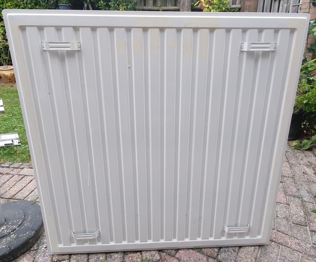 Radson radiator in nieuwstaat 90 bij 90, Radiator, Ophalen of Verzenden, Zo goed als nieuw, 60 tot 150 cm