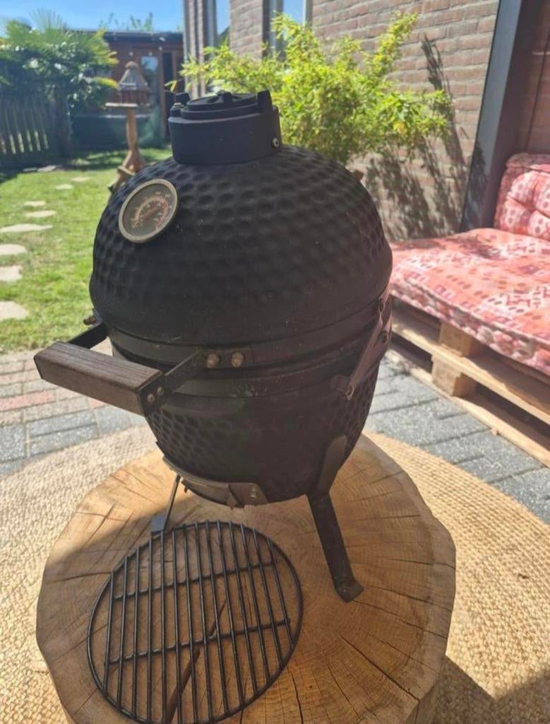 Compacte kamado BBQ ei grill in mat zwart, afmeting 55x30cm, Ophalen, Zo goed als nieuw