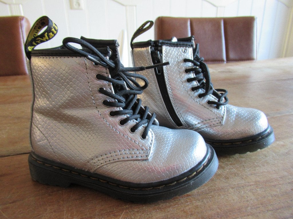 Nieuwe Dr Martens boots zilver maat 24, Dr. Martens, Jongen of Meisje, Schoenen, Nieuw