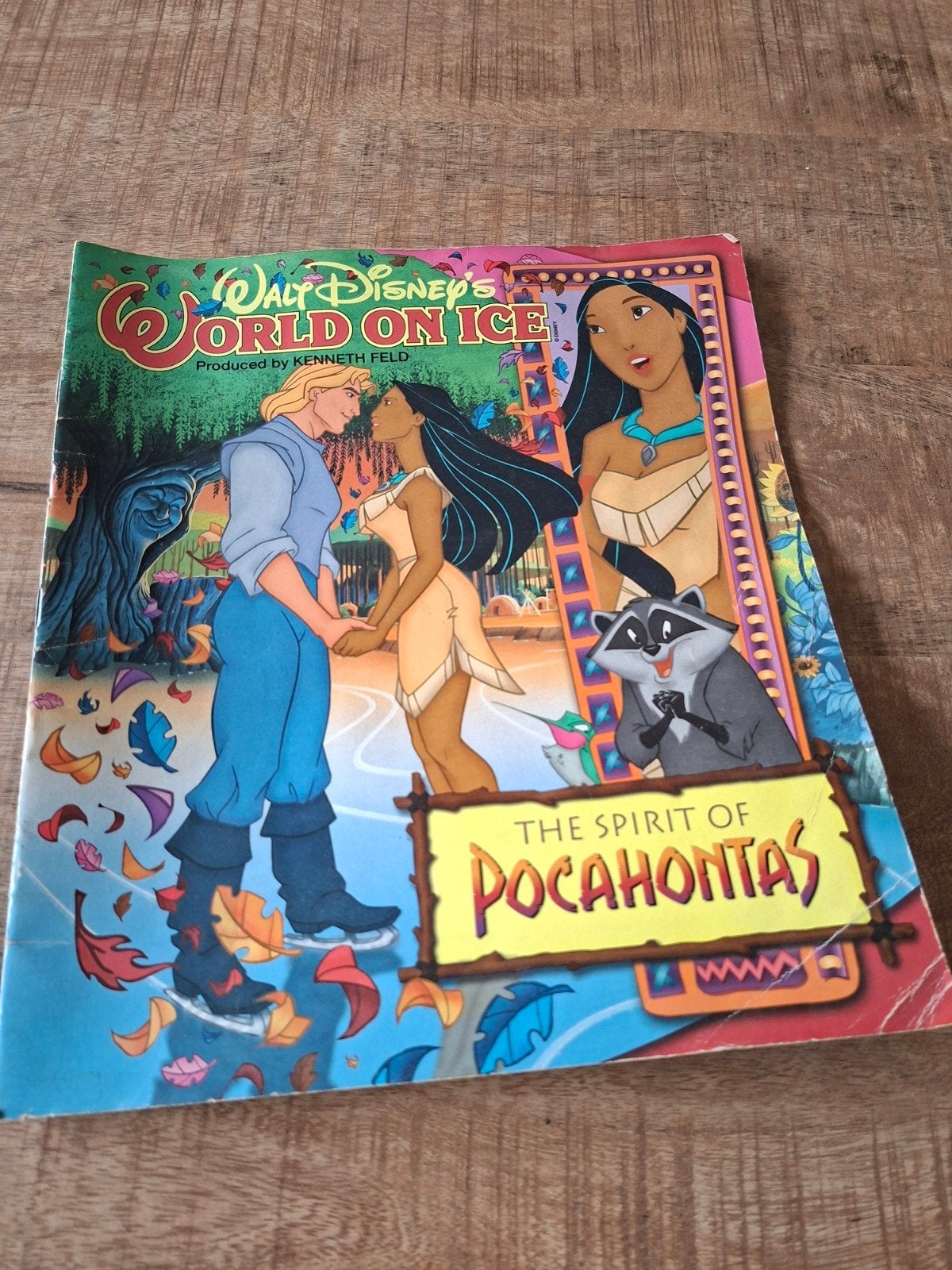 Disney world on ice boek magazine pocahontas, Ophalen of Verzenden
