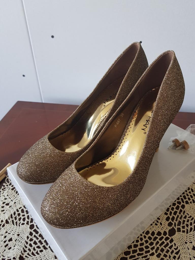 Nieuwe glittere gouden  pumps, Kleding | Dames, Schoenen, Ophalen of Verzenden, Nieuw, Overige kleuren