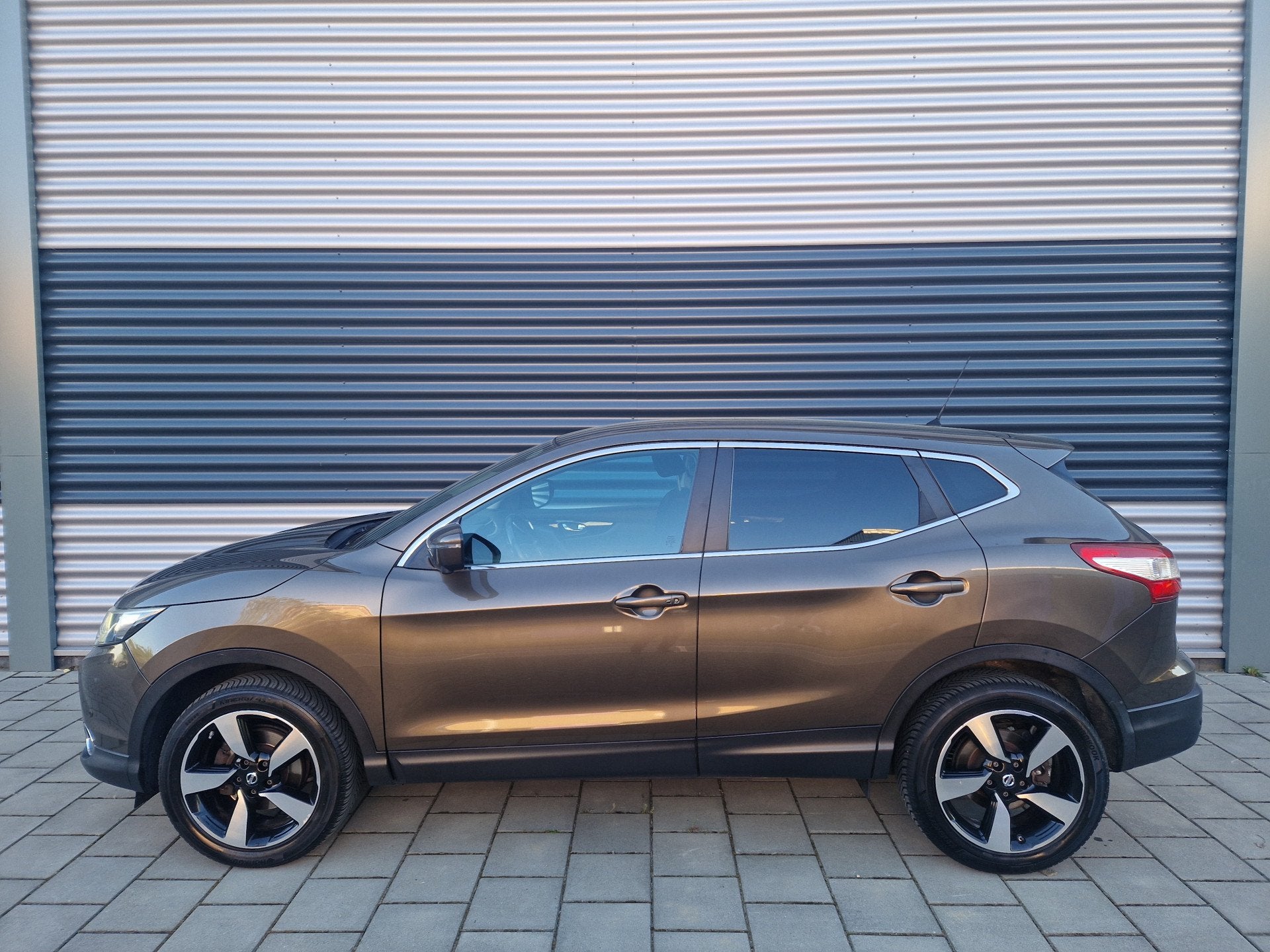 Nissan QASHQAI 1.2 Connect Edition, Navigatie, PDC, Trekhaak, Voorwielaandrijving, Euro 5, Stof, Gebruikt