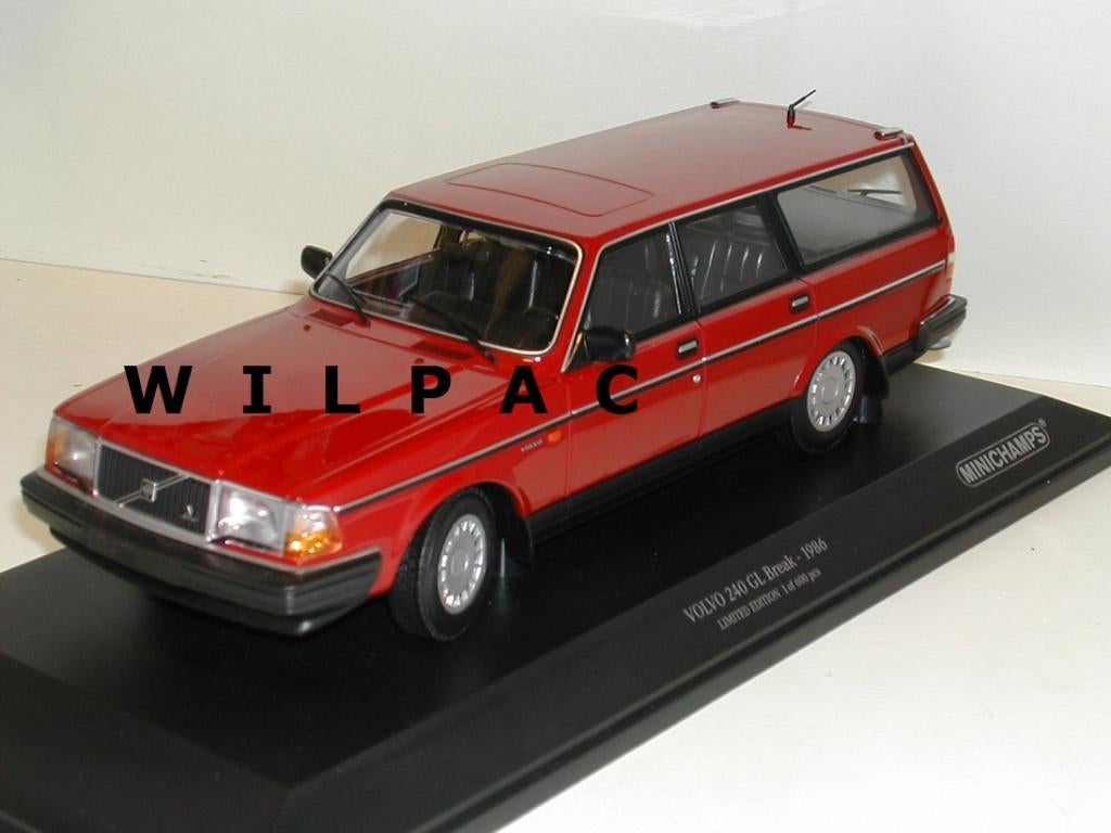 Volvo 245 240 GL estate 1:18. helder rood. Minichamps nieuw, Ophalen of Verzenden, Nieuw, Auto, Overige merken