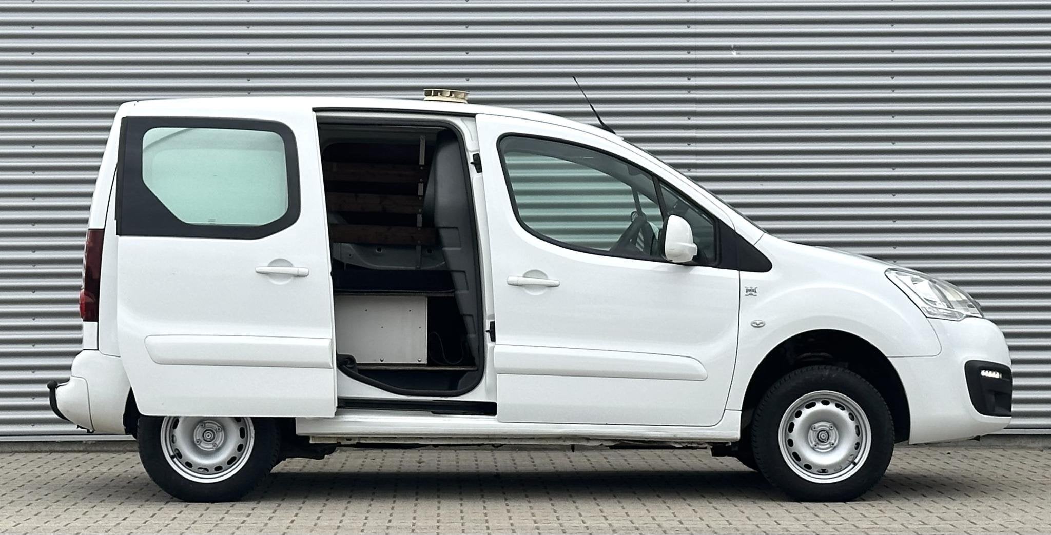 4x4 Peugeot Partner 120PK 1.6 BlueHDi 100 L1 4x4 Dangel MARG, Auto's, Voorwielaandrijving, Stof, 4 cilinders, Wit