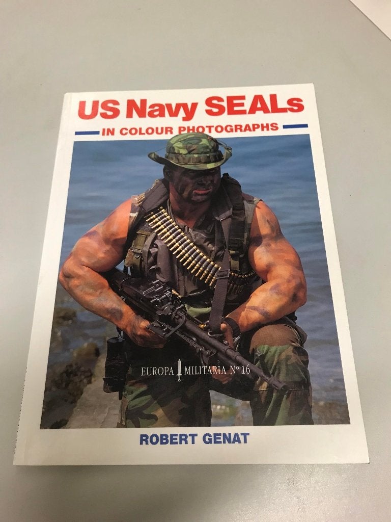 US Navy Seals In colour photographs, Gelezen, Robert Genat, Marine, Ophalen of Verzenden