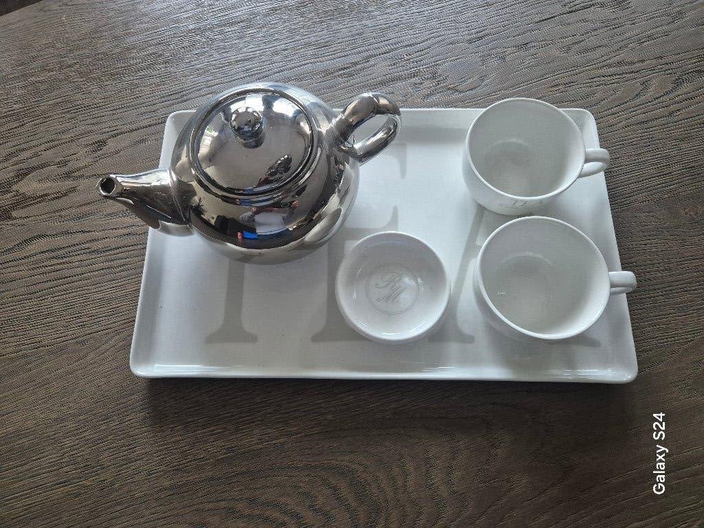 Riviera Maison - Wit dienblad met 'TEA' opdruk, Porselein of Keramiek, Ophalen of Verzenden, Zo goed als nieuw, Geglazuurd