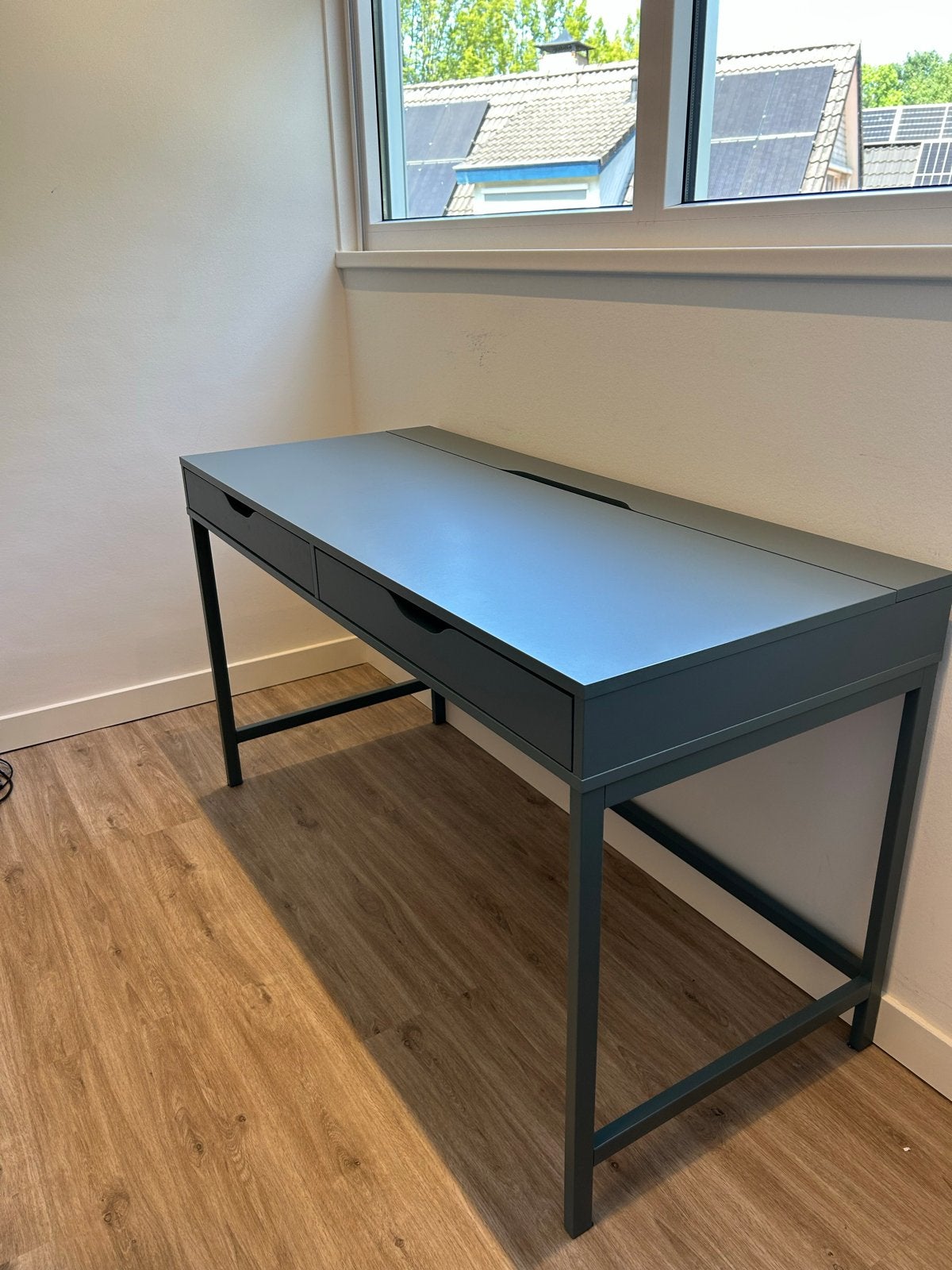 Modern bureau met 2 lades, Ophalen, Gebruikt, Met lades, 132 cm