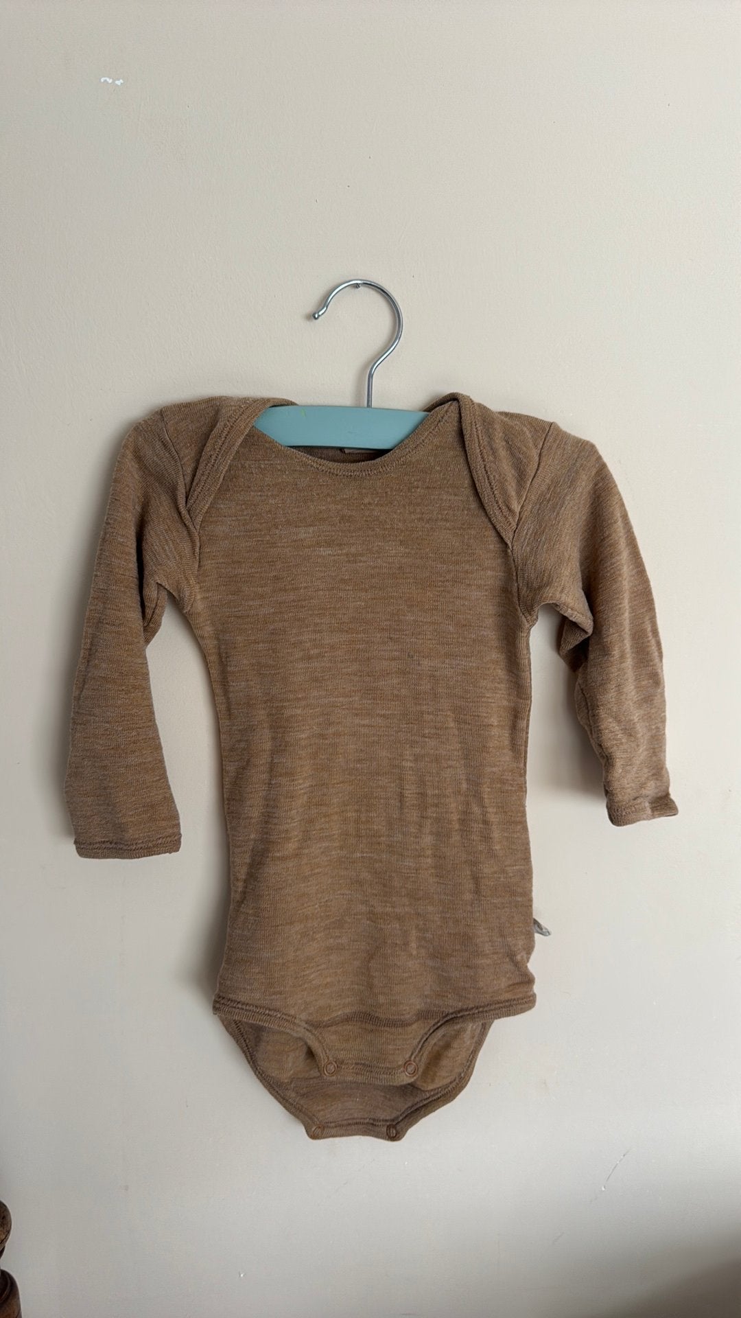 Zandkleurige wollen romper, Dilling, maat 86, Ophalen of Verzenden, Zo goed als nieuw, Jongetje of Meisje, Nacht- of Onderkleding
