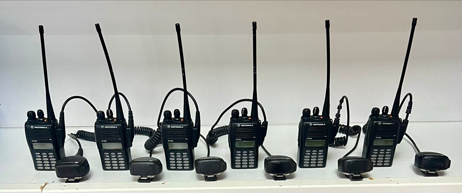 Motorola Portofoons met Oplader en Microfoons - Set van 6, Gebruikt, 5 tot 15 km, Ophalen of Verzenden, Portofoon of Walkie-talkie