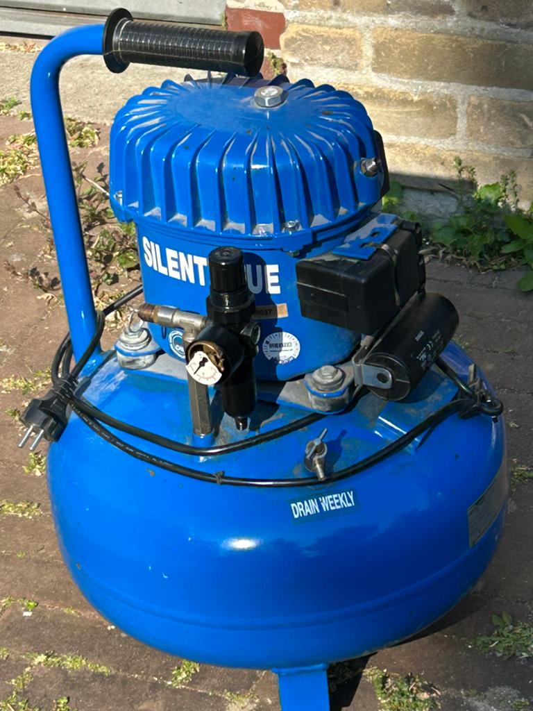 Stille Compressor Silent Blue - junair, Gebruikt, 6 tot 10 bar, Ophalen of Verzenden, 25 tot 100 liter