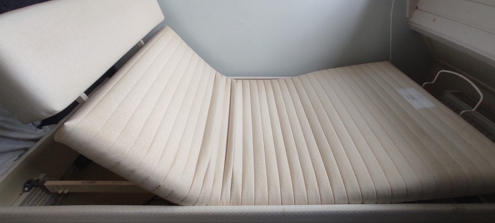 Treca Paris Elektrisch verstelbaar bed, 90 - 200 cm, Ophalen, 90 cm, Eenpersoons, Ijzeren onderstel met stevig&zachte stoffering