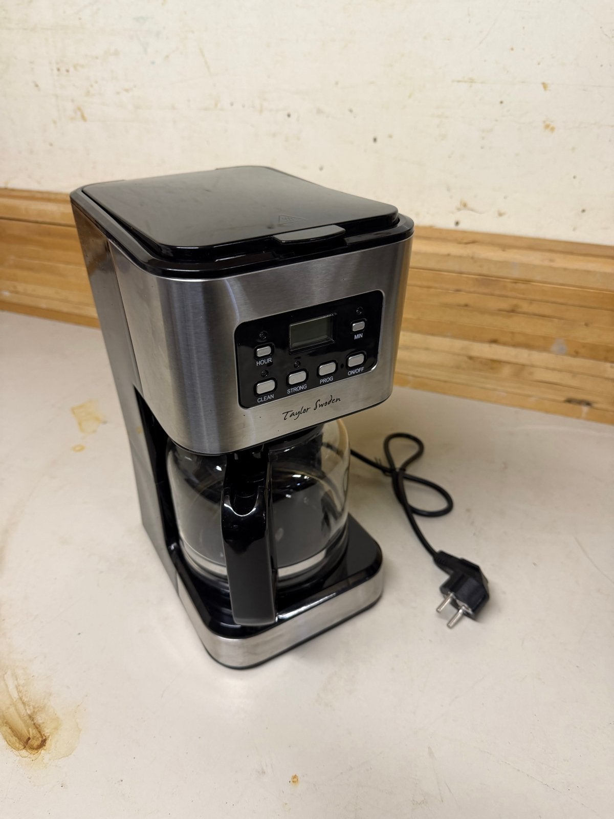 Nieuwe Taylor Sweden Koffiezetapparaat - Zilver/Zwart, Ophalen, 10 kopjes of meer, Gemalen koffie, Koffiemachine