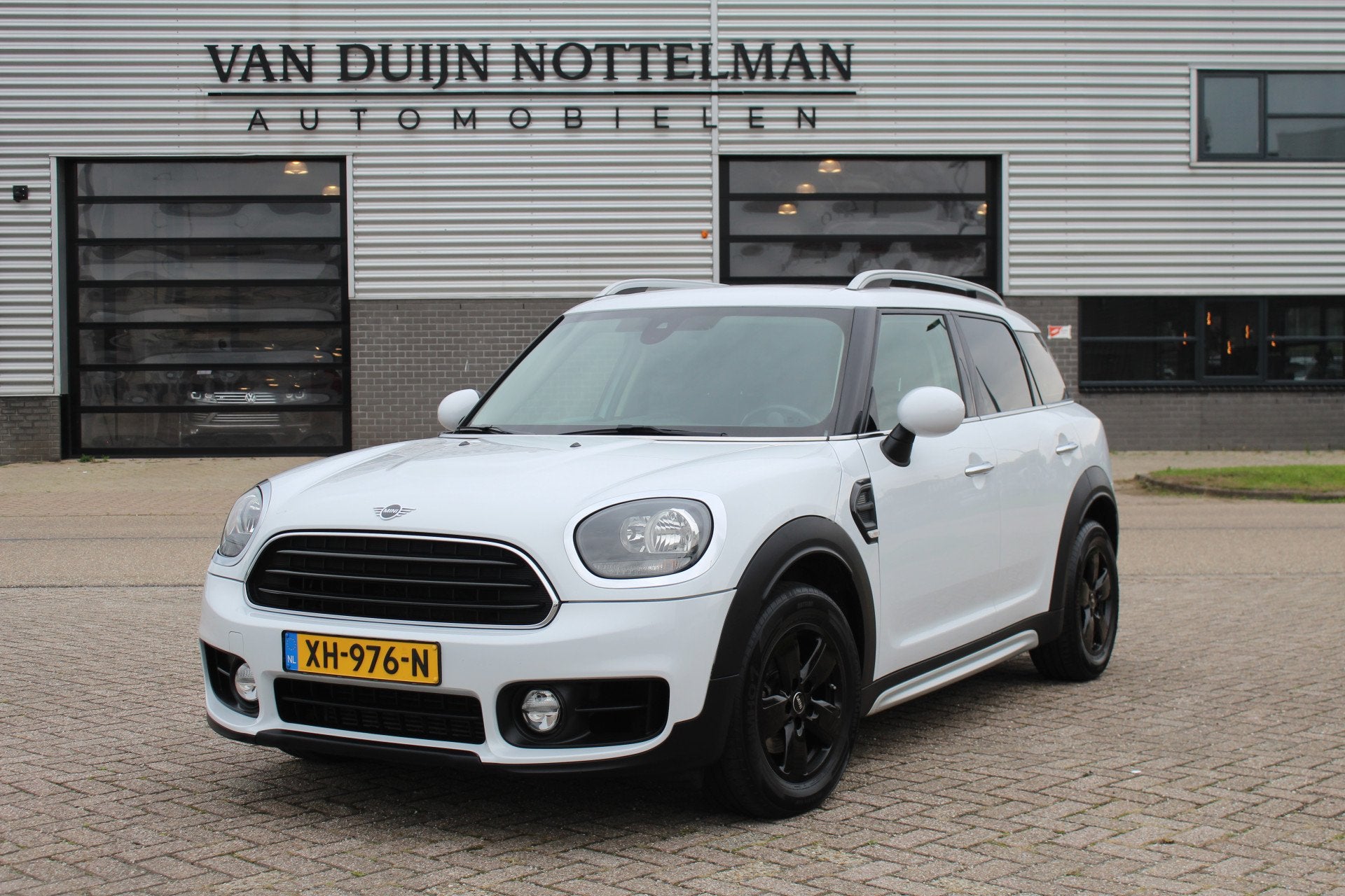 MINI Countryman 1.5 / Carplay / Navigatie / N.A.P., Auto's, Stof, Gebruikt, Countryman, Handgeschakeld
