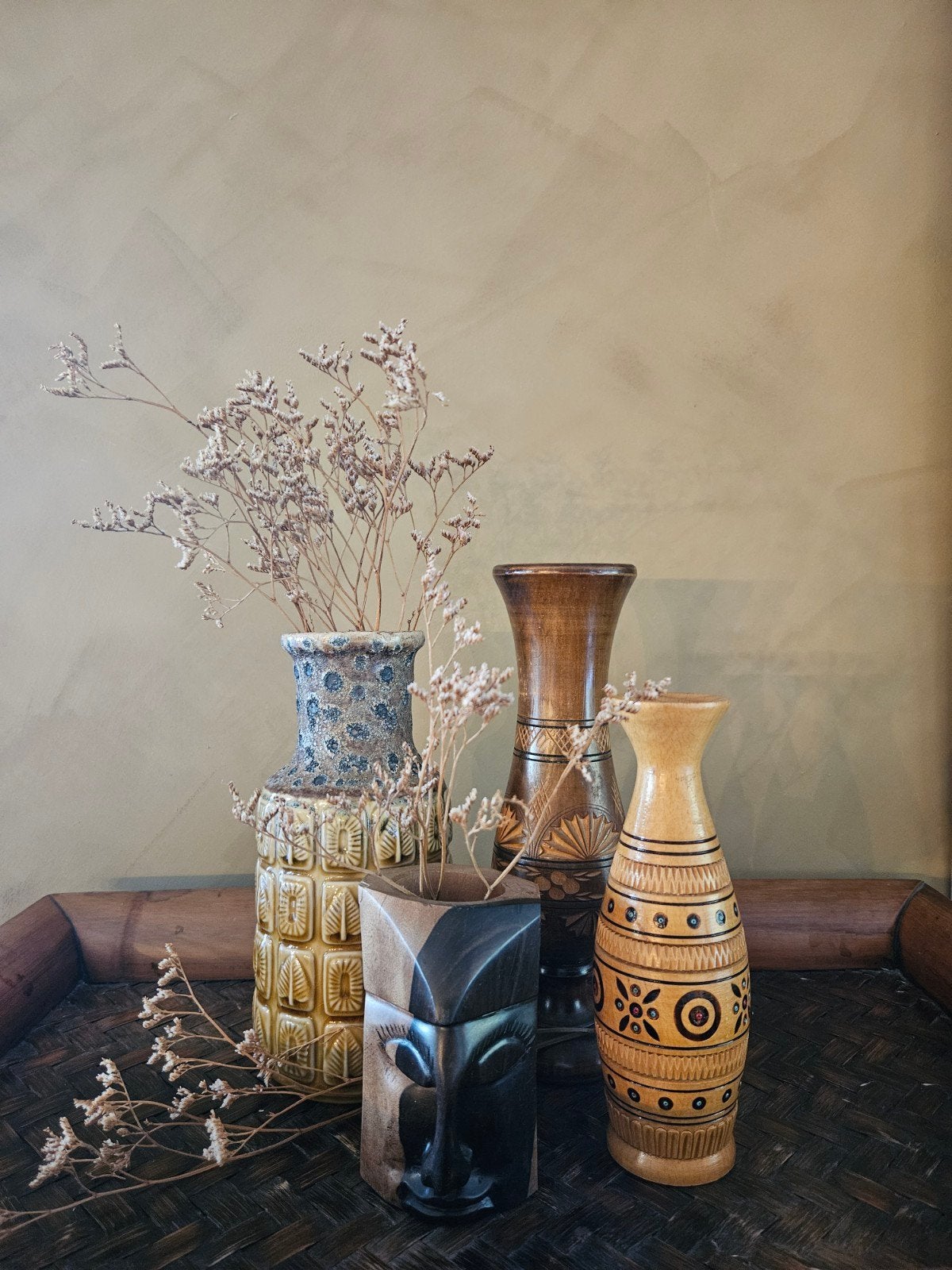 Vintage boho decoratieset – 4 vaasjes + dienblad, Bruin, Ophalen of Verzenden, Zo goed als nieuw, Geschikt voor droogbloemen