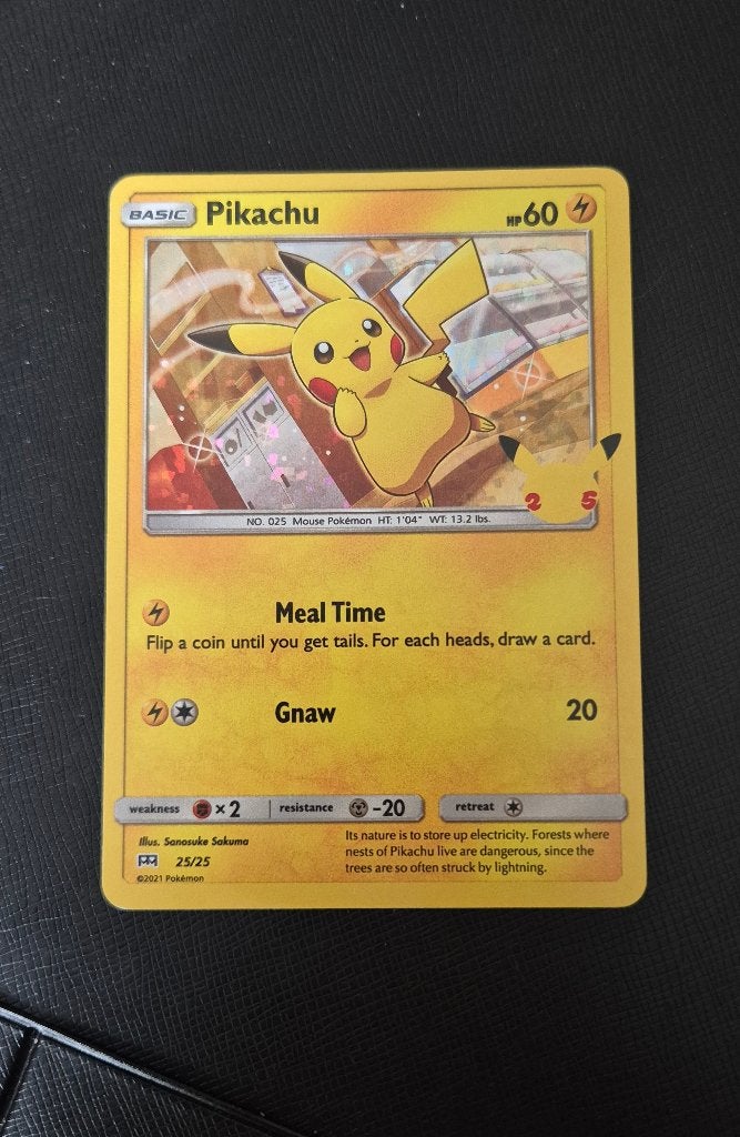 Pikachu 25/25 holo, Ophalen of Verzenden, Zo goed als nieuw, Losse kaart