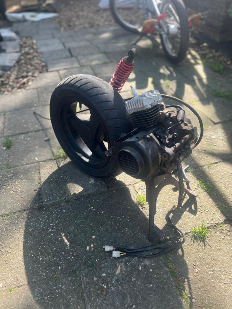 Peugot vivacity blok 70cc loopt niet weten probleem niet, Ophalen, Tweetakt, Gebruikt, Maximaal 45 km/u