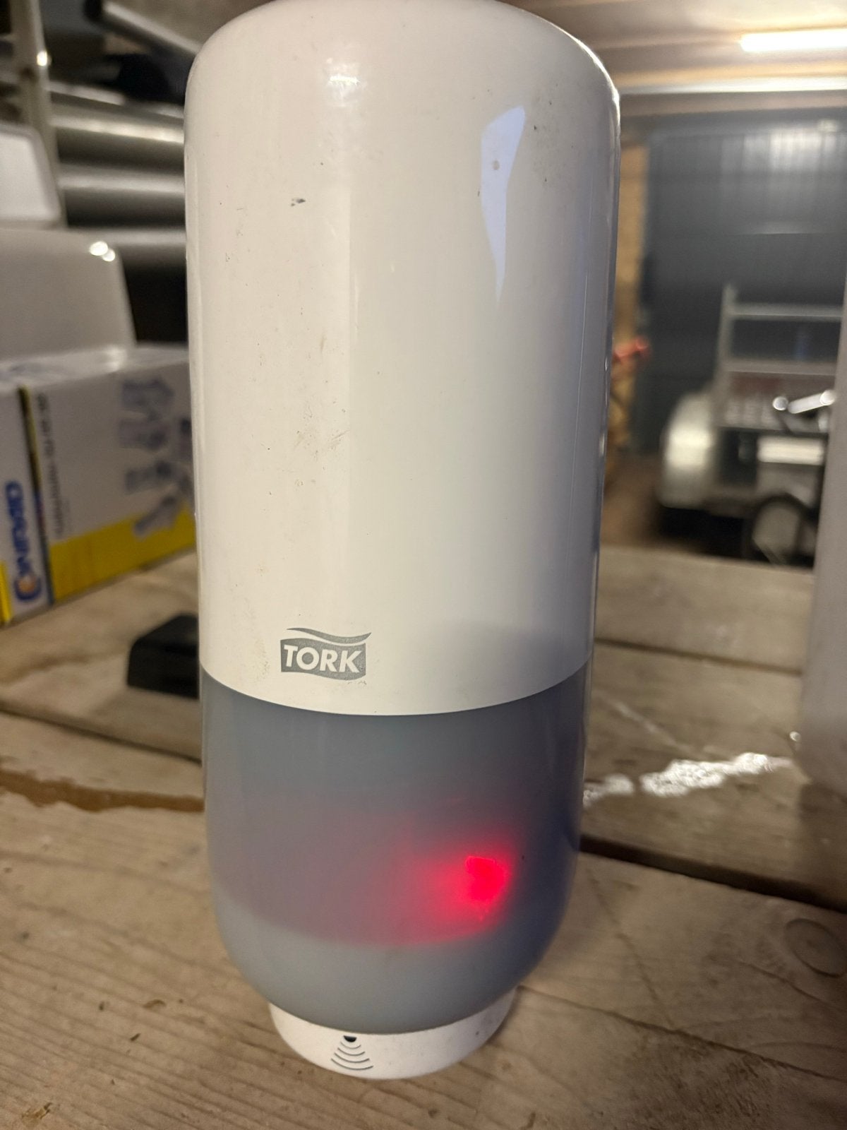 Tork en CWS Hygiene dispensers (zeep en papier), Kunststof, Ophalen of Verzenden, Wit, Overige merken